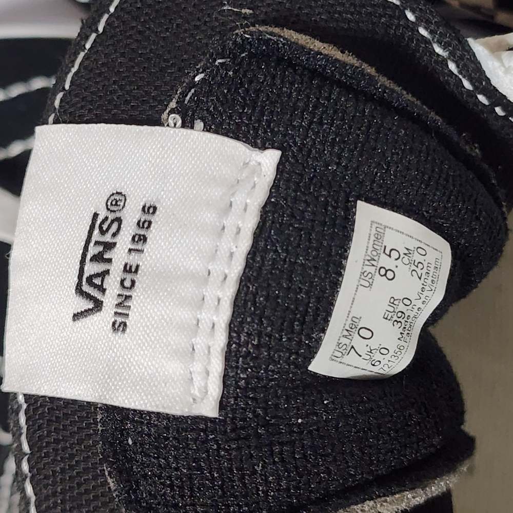 NWT Vans Black High-Tops with Floral and Checkered Design - Picture 8 of 8